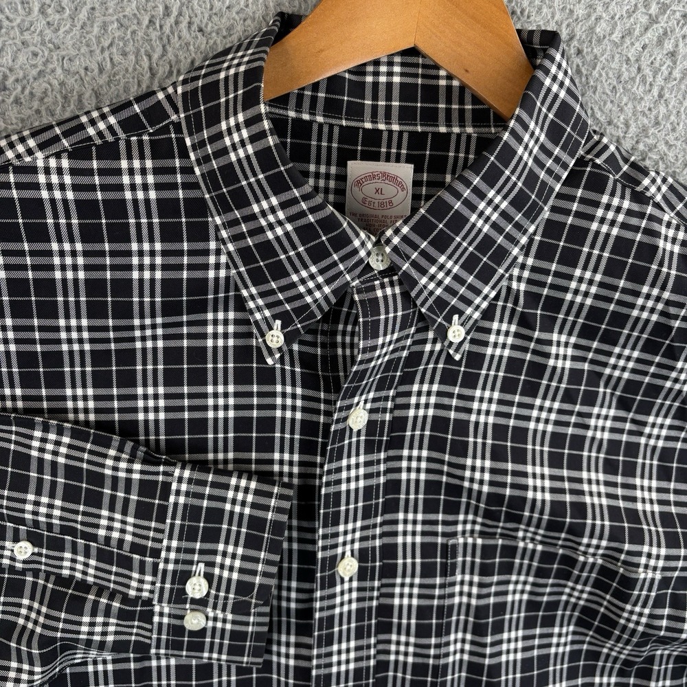 Brooks Brothers Button Down Shirt Mens XL Black Plaid Non-Iron Traditional Fit